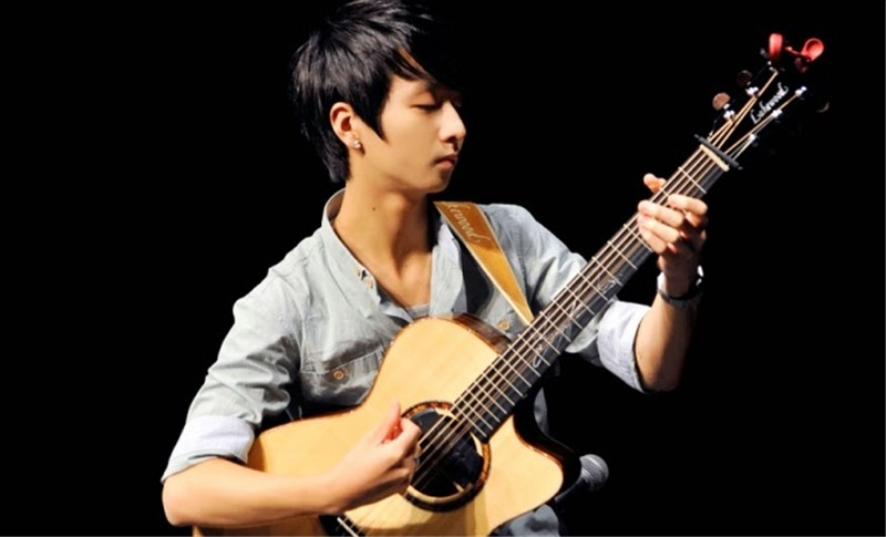 Chơi đàn guitar