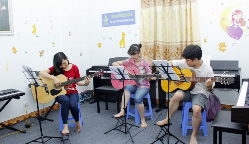 Chương trình học bài bản theo từng cấp độ và độ tuổi khác nhau tại Việt Thương Music School.