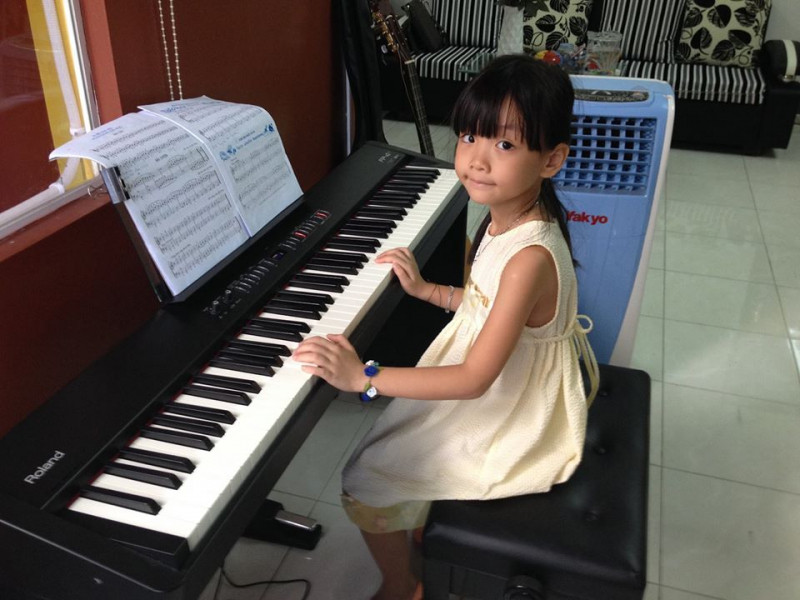 Học piano