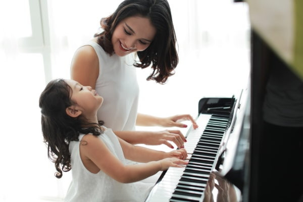 trường âm nhạc Viêt Thanh là nơi cung cấp dịch vụ dạy piano và gia sư dạy kèm piano tại nhà