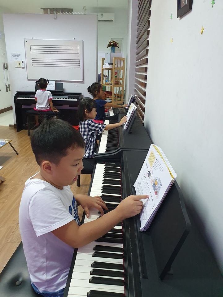 Học piano