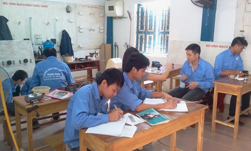 Một lớp học tại trung tâm dạy nghề điện dân dụng Thanh Xuân