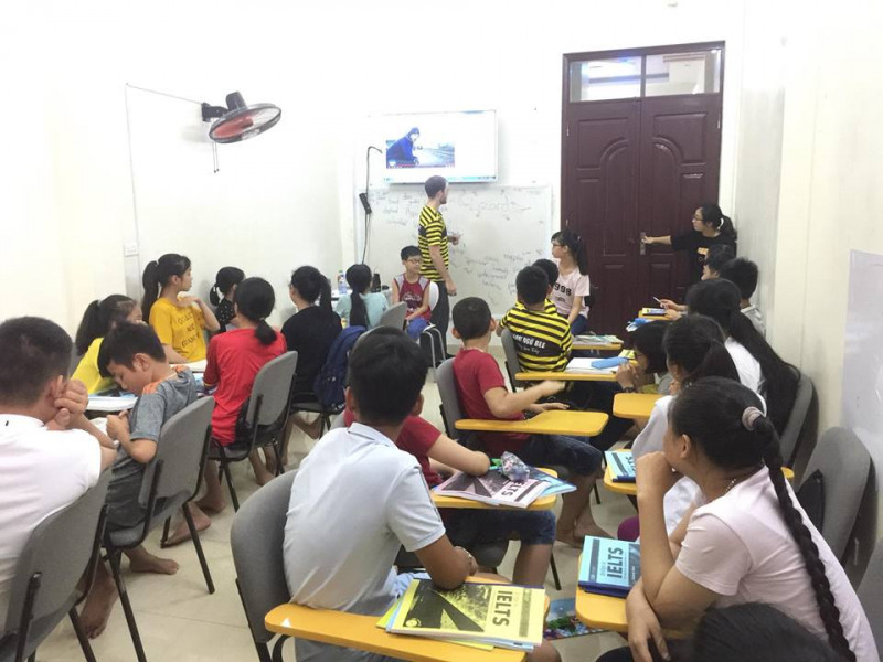 Lớp học tại Trung tâm ngoại ngữ Bee