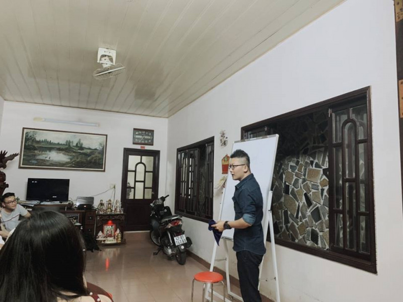 Lớp học English Class in BMT