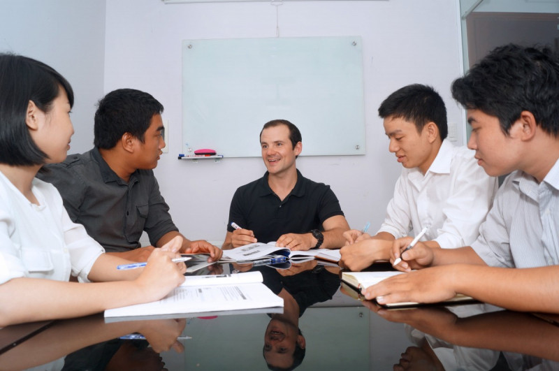 Luyện thi IELTS