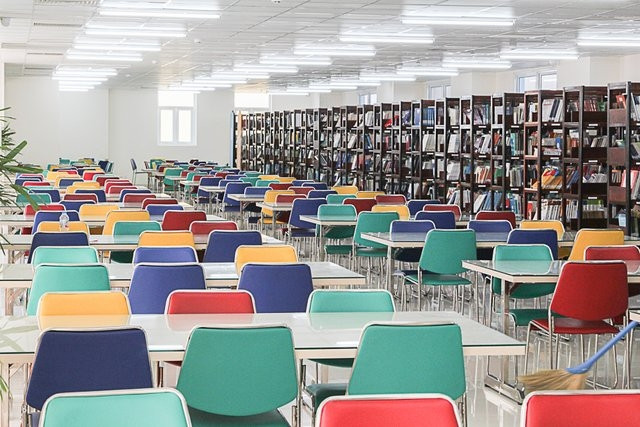 Thư viện sắc màu Đại học HUTECH