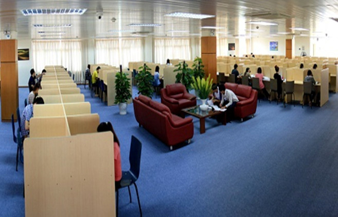 Phòng đọc thư viện trường Đại Học Thăng Long