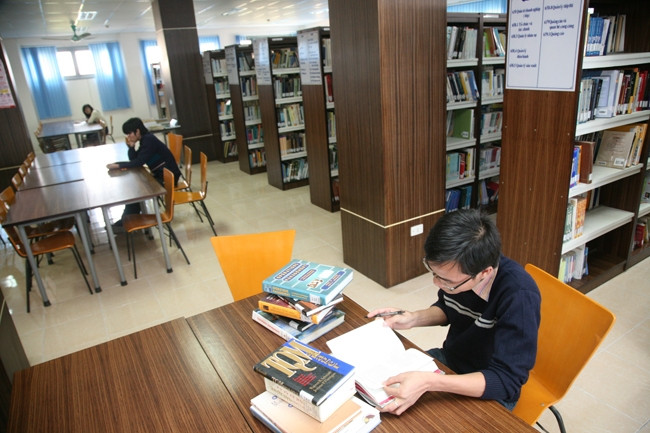 Bên trong thư viện trường Đại học Khoa học Xã hội và Nhân văn - Đại học Quốc gia Hà Nội