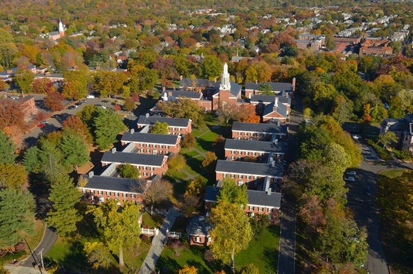 Đại học Yale tọa lạc tại bang Connecticut của Mỹ từ lâu đã trở thành điểm thu hút khách du lịch hàng đầu của toàn bang Mỹ