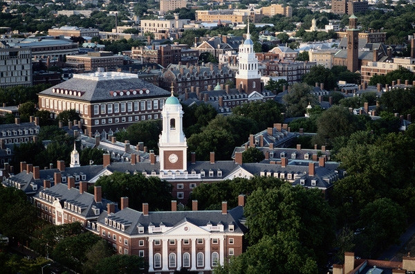 Harvard là một trường đại học lâu đời, rộng lớn và đẹp nhất tại nước Mỹ