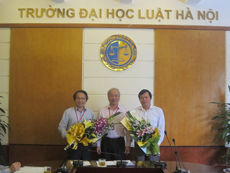 Đại học Luật Hà Nội