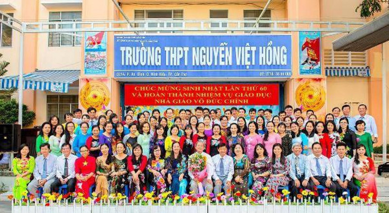 Trường THPT Nguyễn Việt Hồng