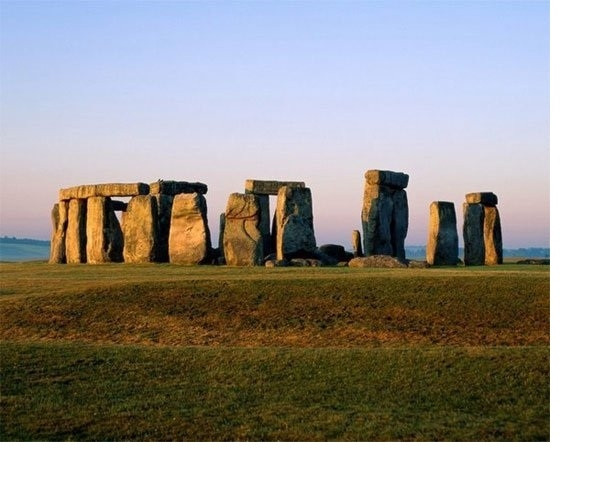 Thời điểm ra đời của chiếc vòng cổ đá Stonehenge là khoảng 2500 trước Công Nguyên