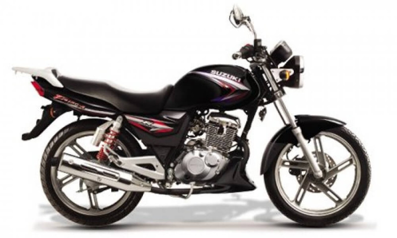 Suzuki EN-150A mang phong cách Naked bike hầm hố.