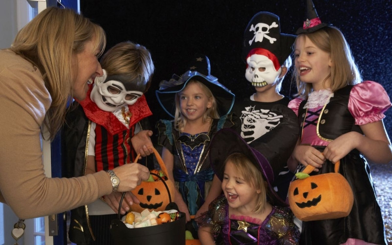 Giúp học sinh tìm hiểu được cách chào đón lễ hội Halloween ở các nước