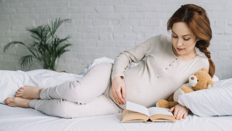 Trong giai đoạn bào thai, sự tăng trưởng của thai nhi phụ thuộc chủ yếu vào các yếu tố của người mẹ và rau thai.