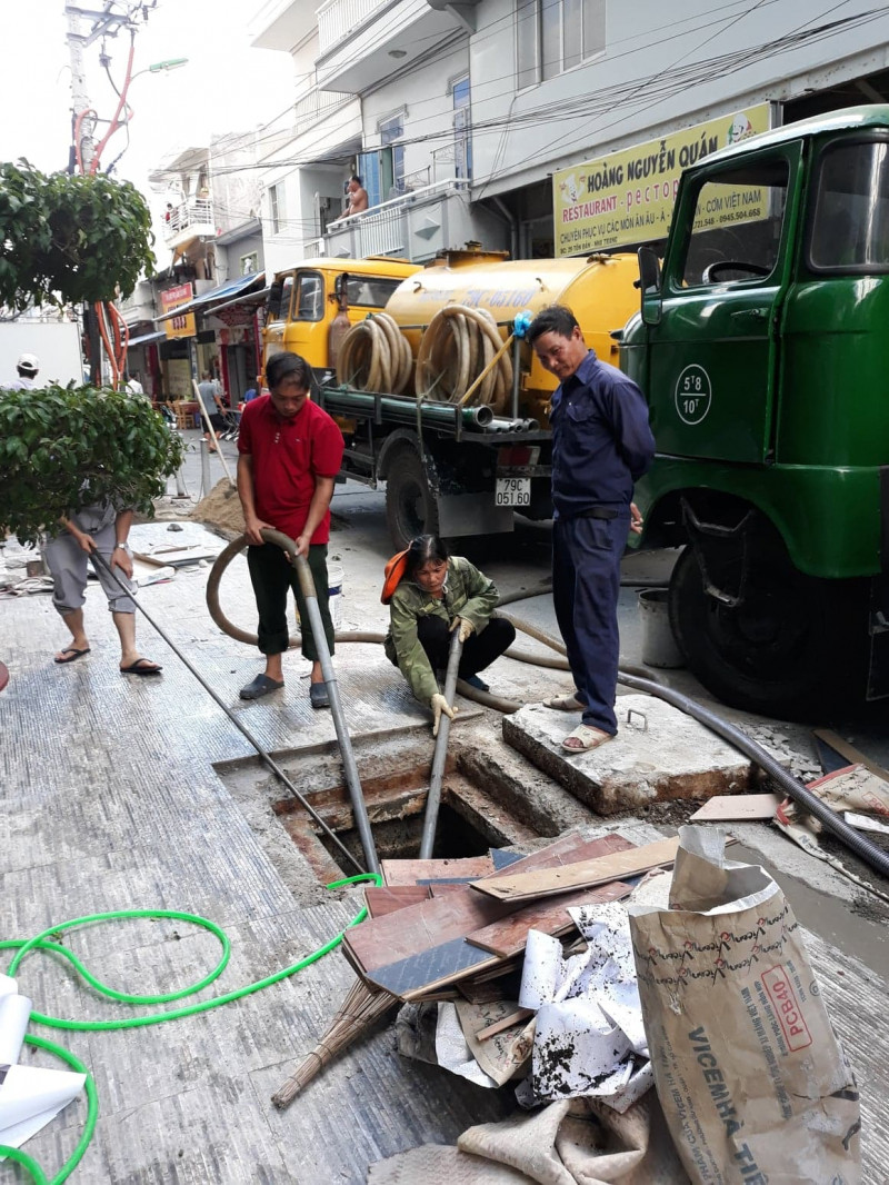 Hút hầm vệ sinh Nha Trang