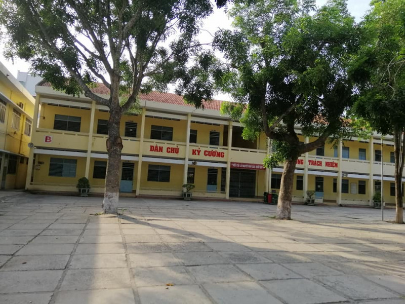 Tại Châu Đốc, An Giang, Trường THPT Võ Thị Sáu ghi dấu ấn trong lòng người dân là một ngôi trường có bề dày truyền thống về chất lượng giáo dục.