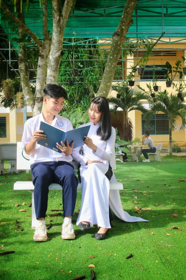 Trong những năm vừa qua trường THPT Nguyễn Hữu Cảnh luôn tự hào là một trong những “điểm sáng” của ngành giáo dục tại An Giang