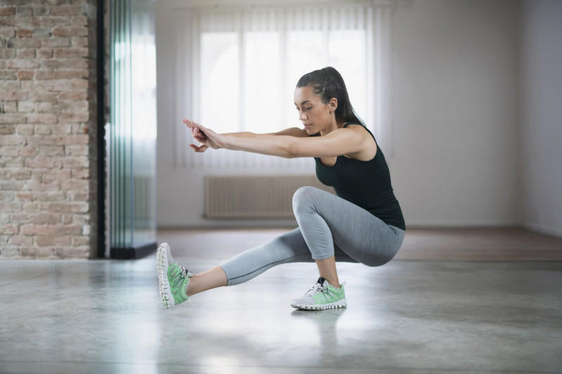 Ngồi 1 chân (Single-leg sit squat)