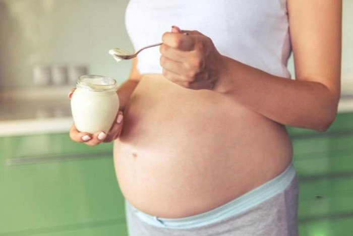 Mẹ bầu nên lựa chọn các sản phẩm sữa đã qua xử lý (thanh trùng hoặc tiệt trùng)