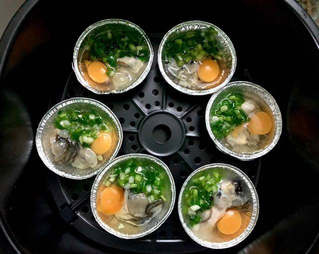 Hàu nướng trứng cút