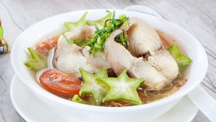 Canh chua cá chép nấu khế