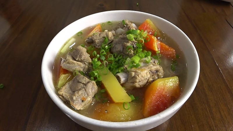 Canh sườn heo hầm đu đủ