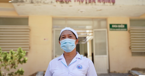 Nữ điều dưỡng ở Bình Thuận không về chịu tang mẹ vì chống dịch