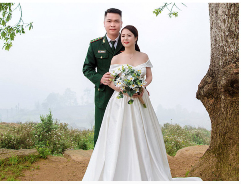 Ảnh cưới của Thượng úy Triệu Văn Hùng và cô giáo Sầm Hải Yến