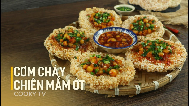 Cơm cháy nước mắm ớt