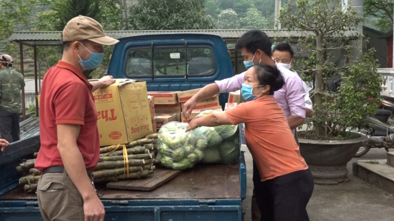 Những tấm gương giàu lòng nhân ái tỏa sáng trong mùa dịch Covid 19