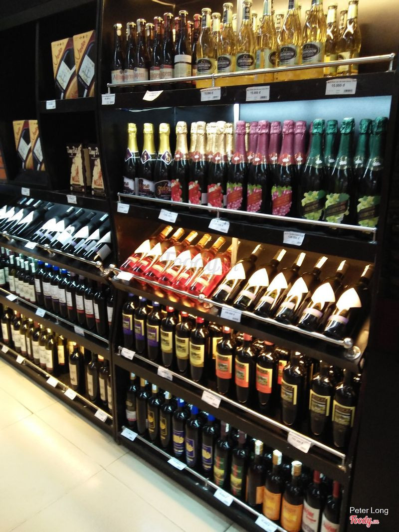 Hình ảnh quầy rượu vang tại Coopmart