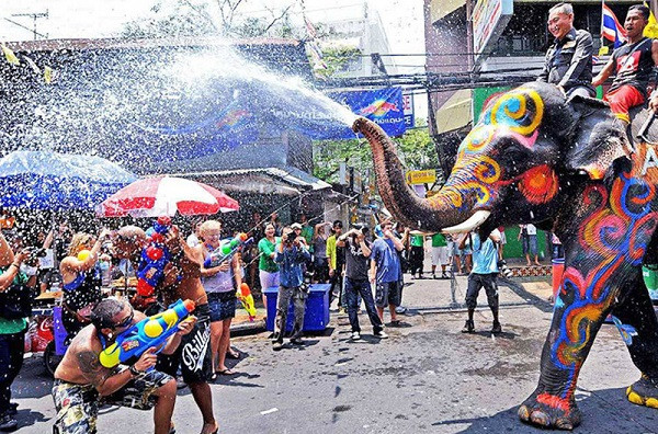 Lễ hội té nước ở Thái Lan