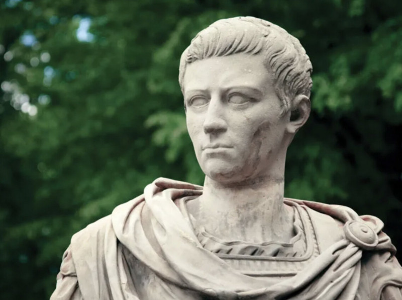 Tượng hoàng đế La Mã Caligula