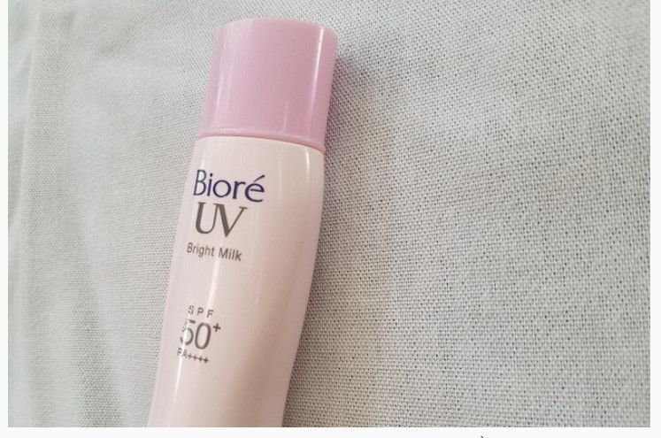 Kem chống nắng Biore UV Color Control CC Milk
