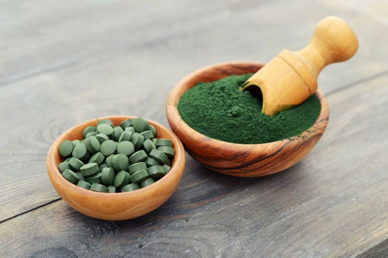 Làm nước uống giảm mỡ máu với tảo spirulina