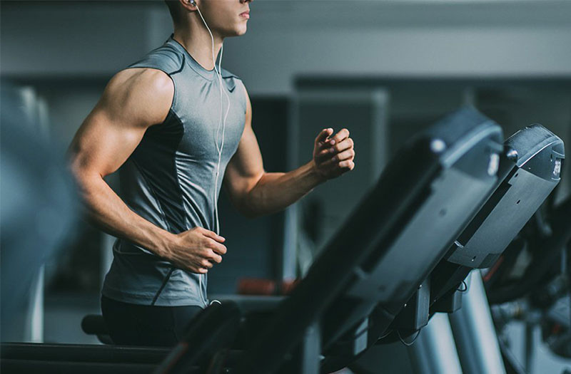 Tập gym tăng cường sức mạnh cơ bắp