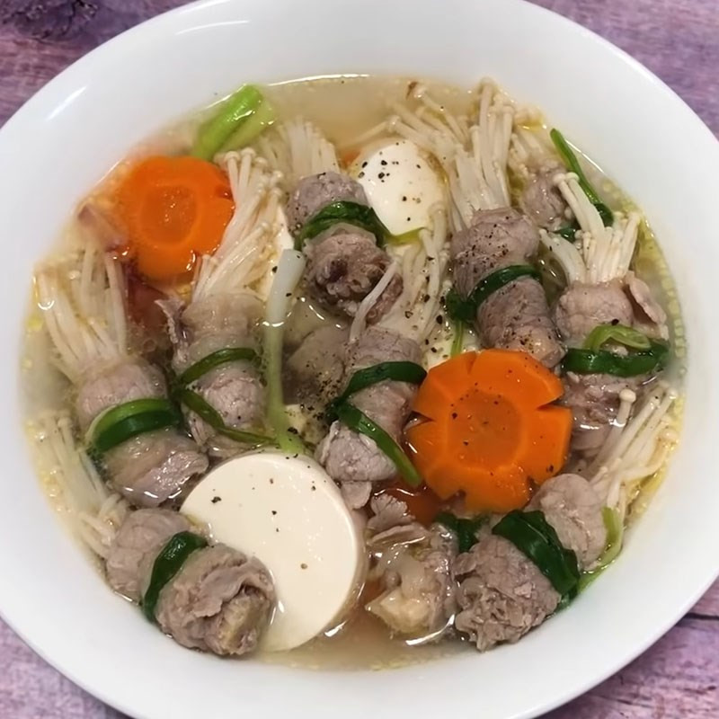 Canh thịt bò nấu nấm kim châm