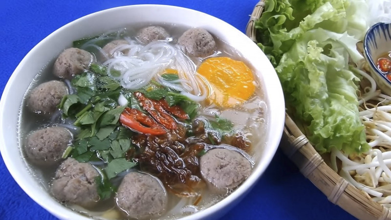 Hủ tiếu bò viên