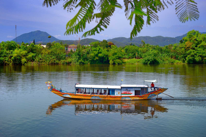 Sông Hương chia tay kinh thành Huế - cuộc chia tay người tình trong mộng