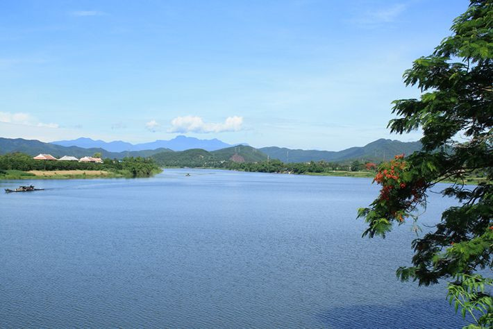 Sông Hương chia tay kinh thành Huế - cuộc chia tay người tình trong mộng