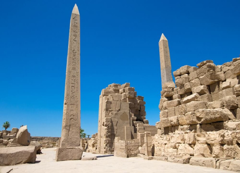 Obelisks - tượng đài bốn mặt