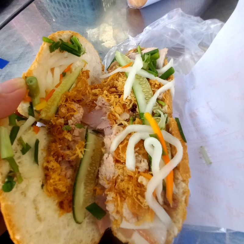 Bánh mì pate nướng Kim Dung