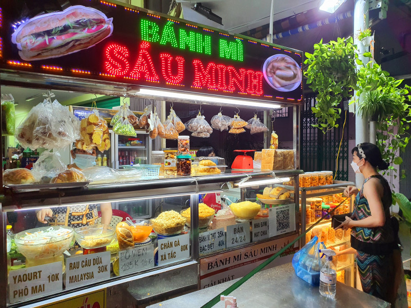 Bánh mì Sáu Minh