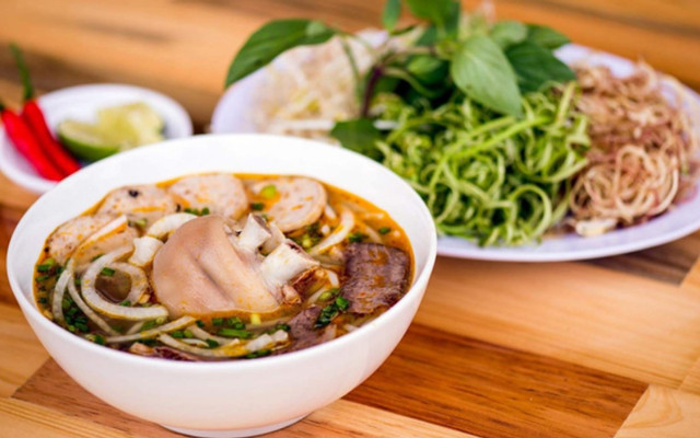 Cô Trang - Bún bò Huế & Bún riêu chả