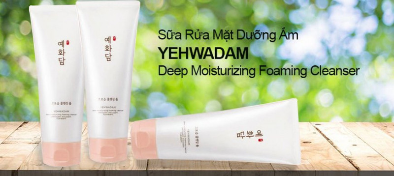 Sữa rửa mặt dưỡng ẩm Yehwadam Deep Moisturizing Foaming Cleanser.