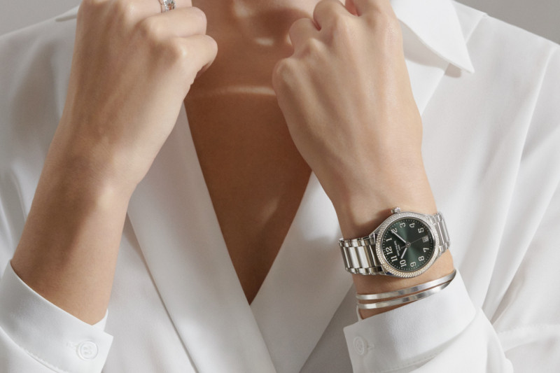 Đồng hồ nữ đẹp và chất lượng tại Boss Luxury
