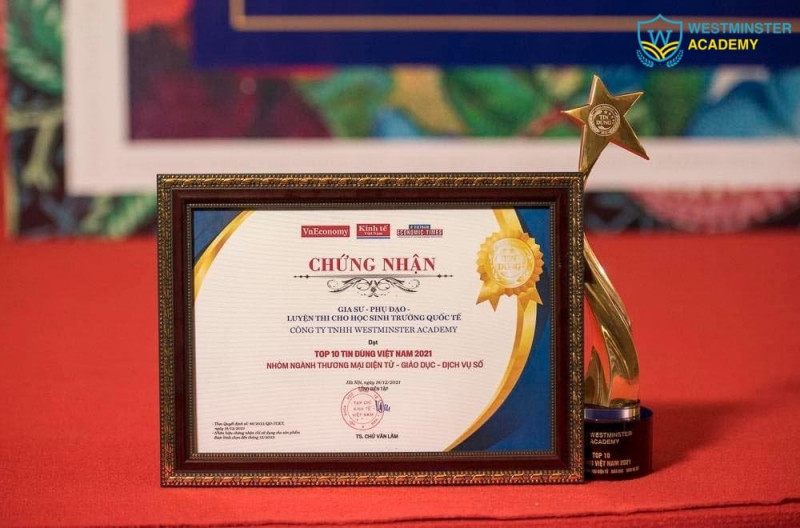 Cuối năm 2021, chương trình Gia sư - Phụ đạo - Luyện thi cho học sinh trường quốc tế (Tutoring) của Westminster Academy được trao giải thưởng Top 10 Tin Dùng Việt Nam 2021 nhóm ngành TMDT - Giáo dục - Dịch vụ số.