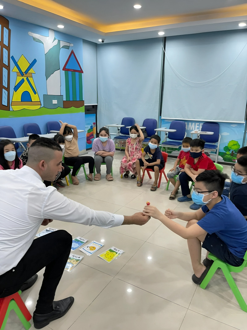 Không khí học tập vui vẻ cùng giáo viên người nước ngoài tại Ocean Edu Phổ Yên